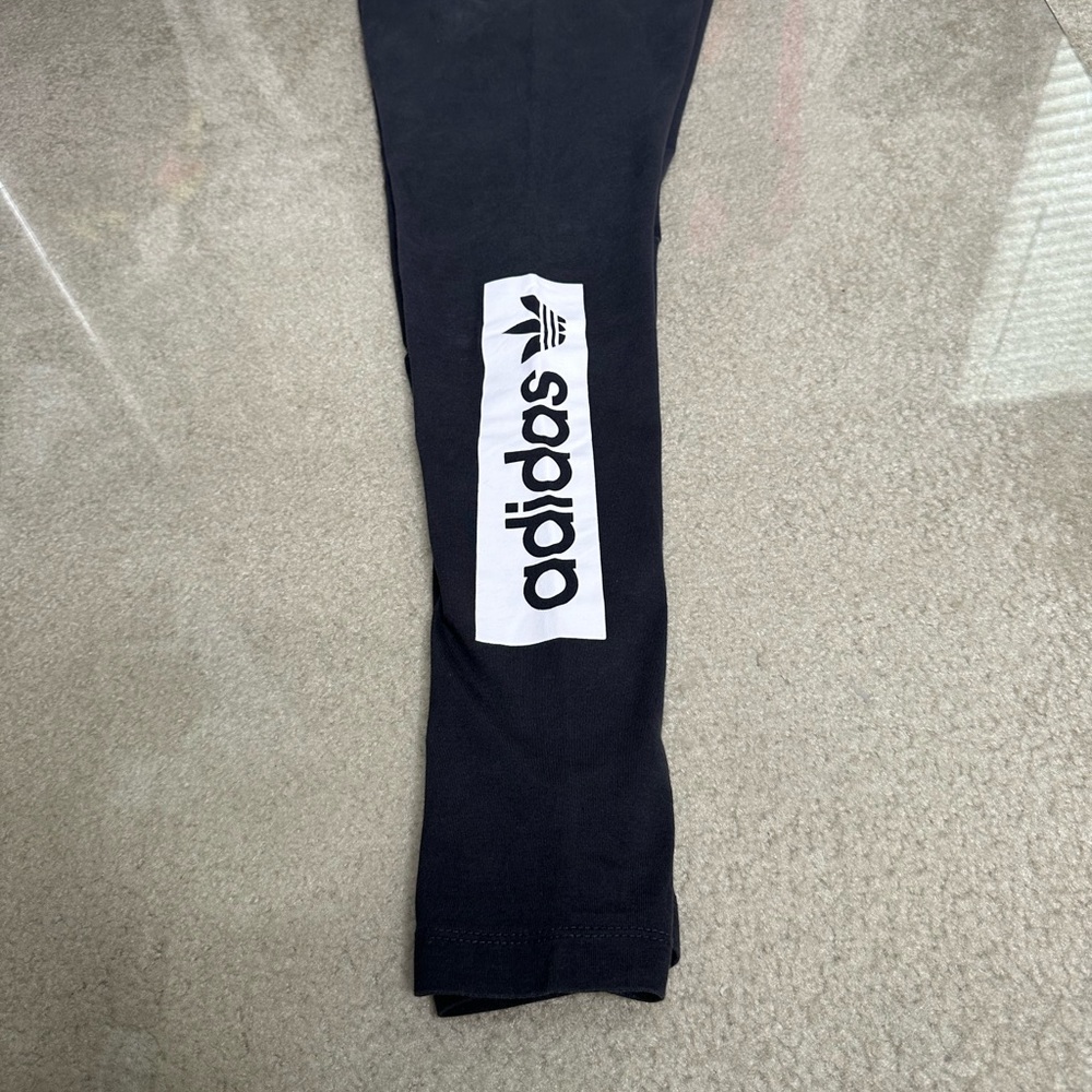 ADIDAS CHARCOAL GREY LEGGINGS & T SHIRT 2 PIECE SET XS/S - Picture 4 of 12